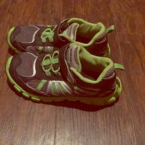 Boys stride rite shoes